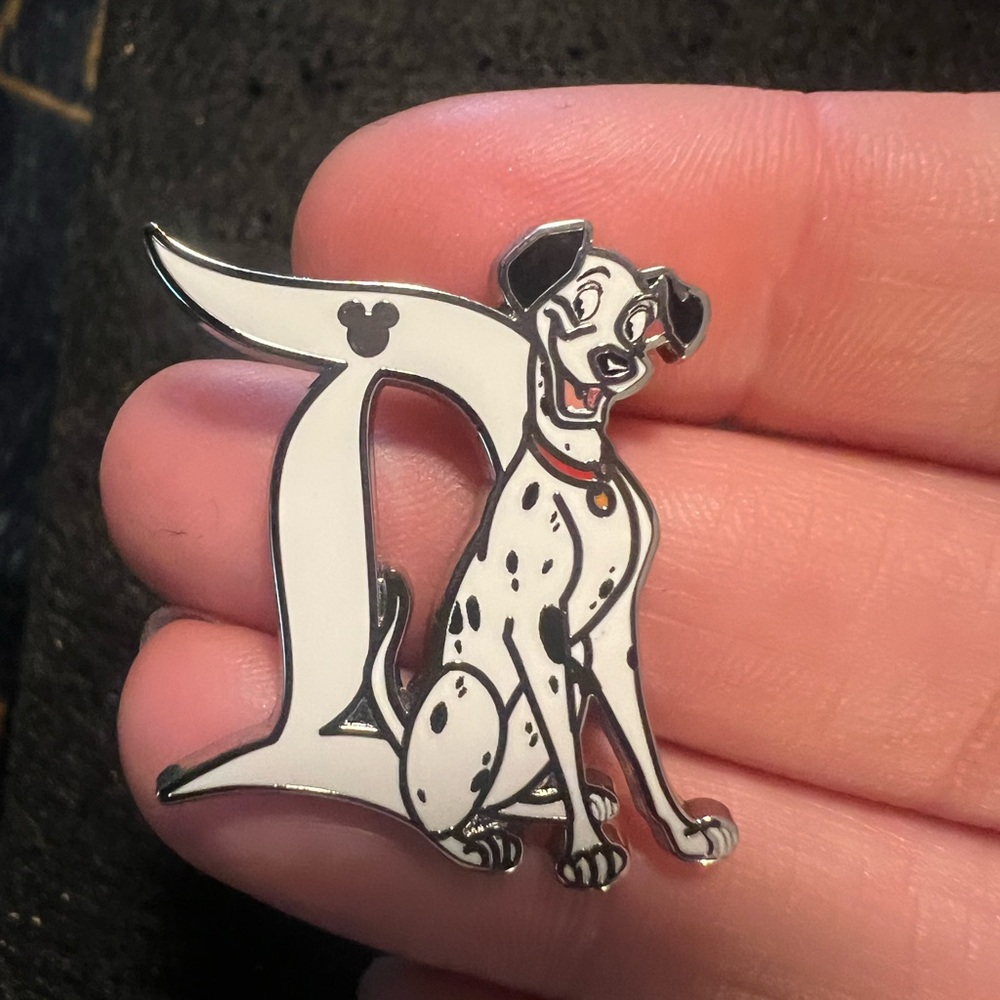 Disneyland wave b Pongo Disney D Dalmatian Dog Pin